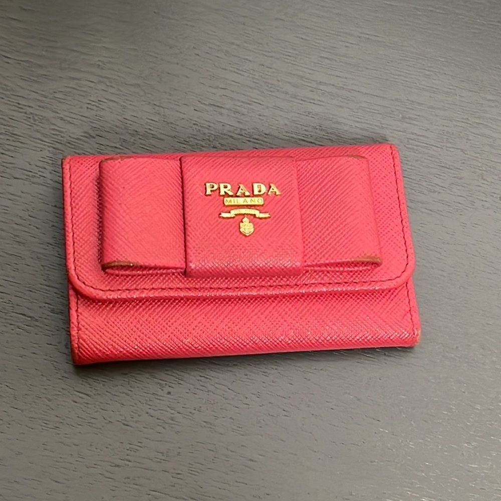 Prada Saffiano Ribbon Leather Key Case Pink & unbranded keychain charm strap - Picture 1 of 12